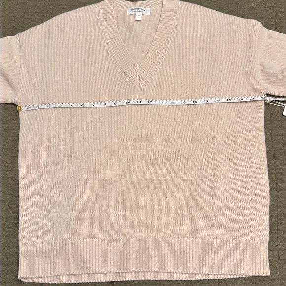 nwt nordstrom v-neck wool and cashmere sweater - Picture 7 of 9
